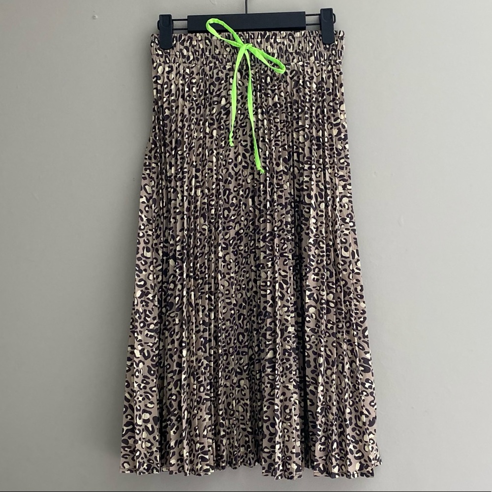 Leopard skirt